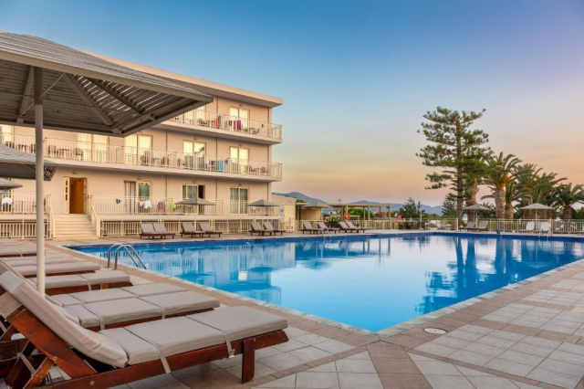 Sejur in Creta: 600 euro cazare 7 nopti cu All inclusive+ transport avion+ toate taxele