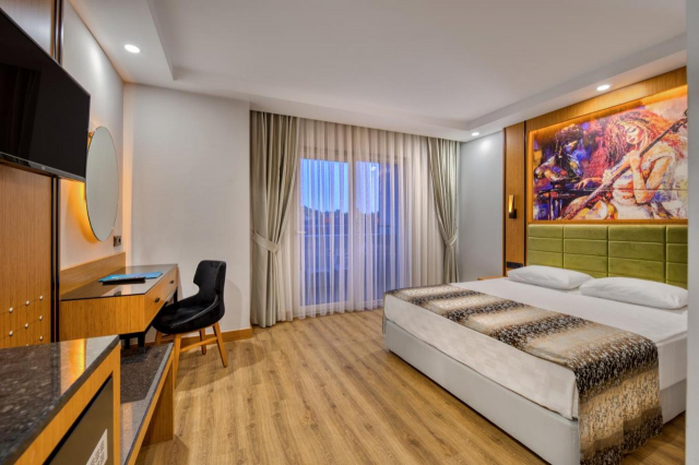 Sejur in Antalya: 700 euro cazare 7 nopti cu Ultra All  inclusive+ transport avion+ toate taxele