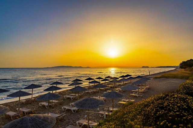 Vacanta de vara la plaja in Creta la doar 769 euro,avion din Bucuresti!!!HERSONISSOS PALACE 5*