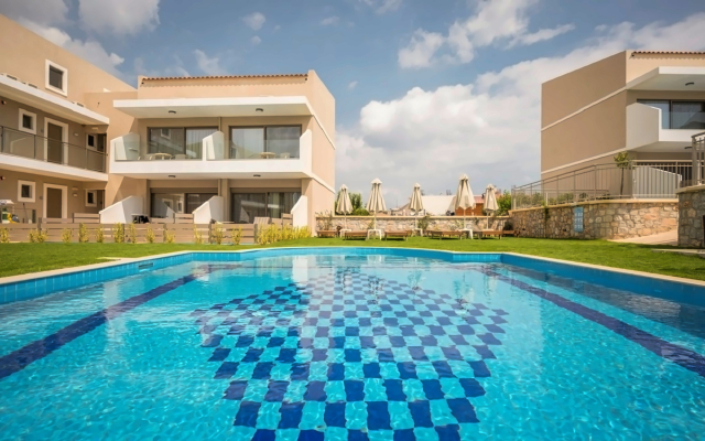 CRETA  705  EURO/PERSOANA PLECARE DIN BUCURESTI 07.07  -  Vantaris Blue (Adults Only 16+) 4*