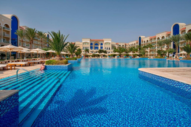 Sejur in Hurghada: 675 euro cazare 7 nopti cu Ultra All inclusive+ transport avion+ toate taxele 