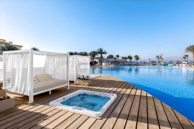 Sejur in Hurghada: 625 euro cazare 7 nopti cu Ultra All inclusive+ transport avion+ toate taxele 