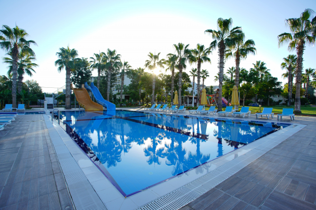 Sejur in Antalya: 450 euro cazare 7 nopti cu Ultra All  inclusive+ transport avion+ toate taxele