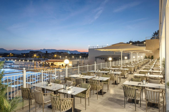 Sejur in Antalya: 725 euro cazare 7 nopti cu Ultra All  inclusive+ transport avion+ toate taxele