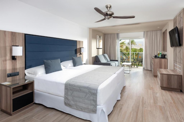 ULTRA LAST MINUTE INSULELE CANARE 5*****RIU PALACE OASIS DEMIPENSIUNE ZBOR DIRECT DIN OTOPENI CU TAXE INCLUSE