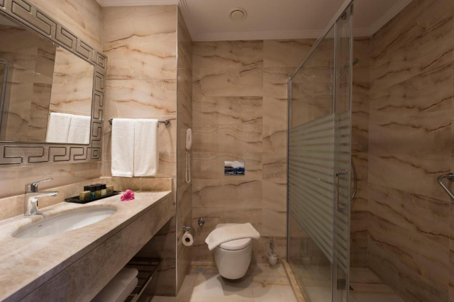 ULTIMELE LOCURI ANTALYA, AVION DIN SIBIU, LA HOTEL OZ  HOTELS SUI 5*, LA TARIFUL DE 732 EURO/PERSOANA, UAI!