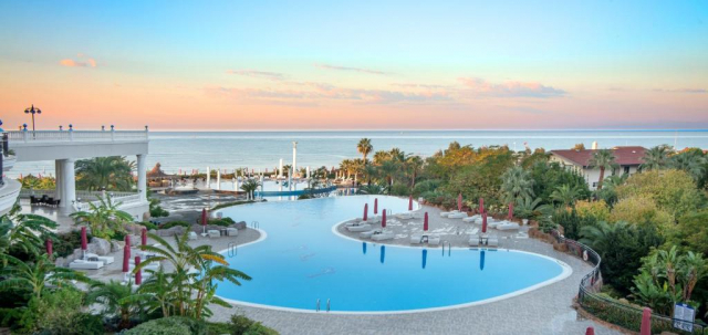 ULTIMELE LOCURI ANTALYA, AVION DIN  BUCURESTI, LA HOTEL STARLIGHT RESORT 5*, LA TARIFUL DE 945 EURO/PERSOANA, UAI!