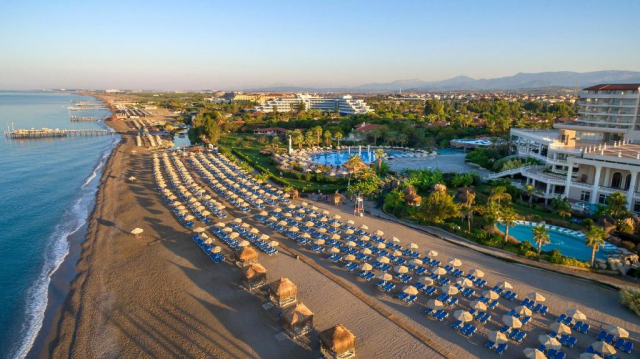 ULTIMELE LOCURI ANTALYA, AVION DIN SIBIU, LA HOTEL STARLIGHT RESORT 5*, LA TARIFUL DE 1009 EURO/PERSOANA, UAI!