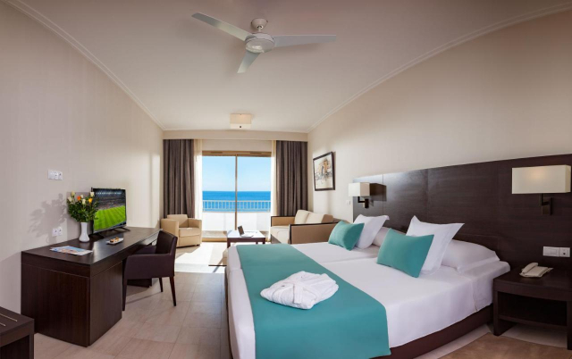 Sejur in Tunisia: 650 euro cazare 7 nopti cu All  inclusive+ transport avion+ toate taxele