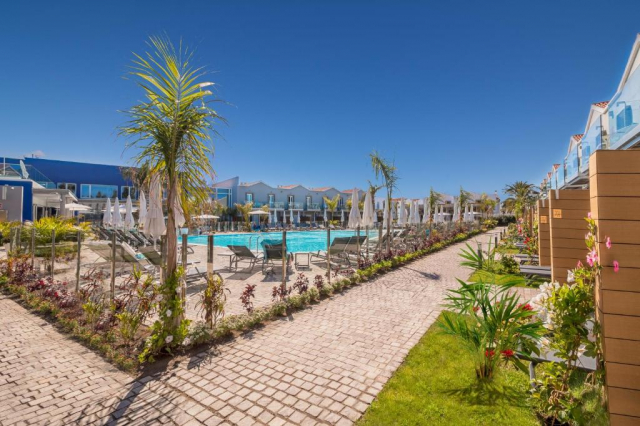 ULTRA LAST MINUTE INSULELE CANARE 4****DEMIPENSIUNE LIVVO COLDERONES ZBOR DIRECT DIN OTOPENI CU TAXE INCLUSE