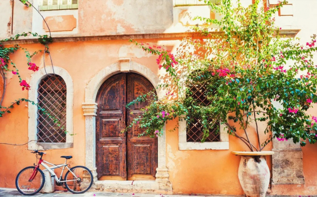 Senior Voyage Creta, un labirint de experiențe unice plecare  02.09 din Bucuresti - 570 euro/persoana