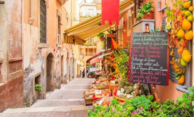 Senior Voyage Aventura Siciliana 670 euro/persoana - plecare din Bucuresti 10.09 - Hotel Capo Peloro, 8 zile