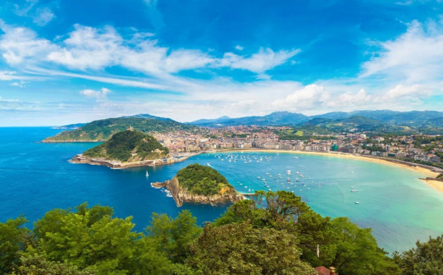 Senior Voyage Tara Bascilor si nordul Spaniei 690 euro/persoana plecare din Bucuresti 12.09 - Hotel Mar Comillas