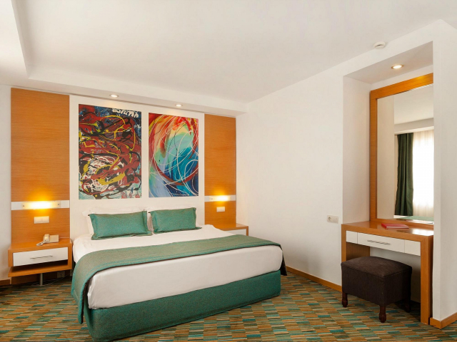 Sejur in Kusadasi: 575 euro cazare 7 nopti cu All inclusive+ transport avion+ toate taxele 