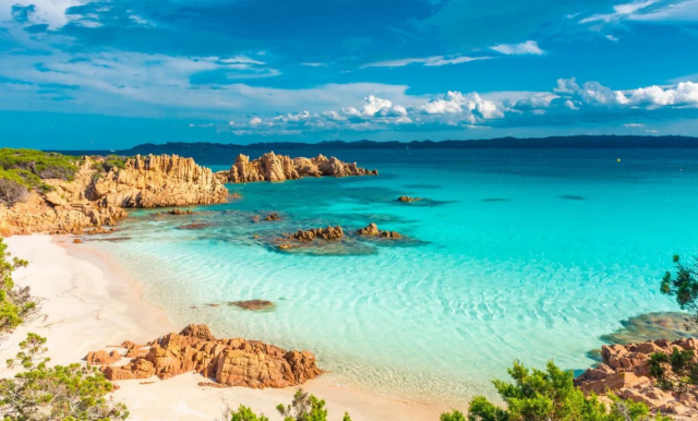 Senior Voyage Sardinia, insula idilica a Mediteranei 670 euro/ pers plecare din Bucuresti 08.10 - Horse Country Resort &amp; Spa
