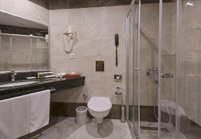 ULTIMELE LOCURI ANTALYA, AVION DIN SIBIU, LA HOTEL JUSTINIANO DELUXE 5*, LA TARIFUL DE 953 EURO/PERSOANA, UAI!