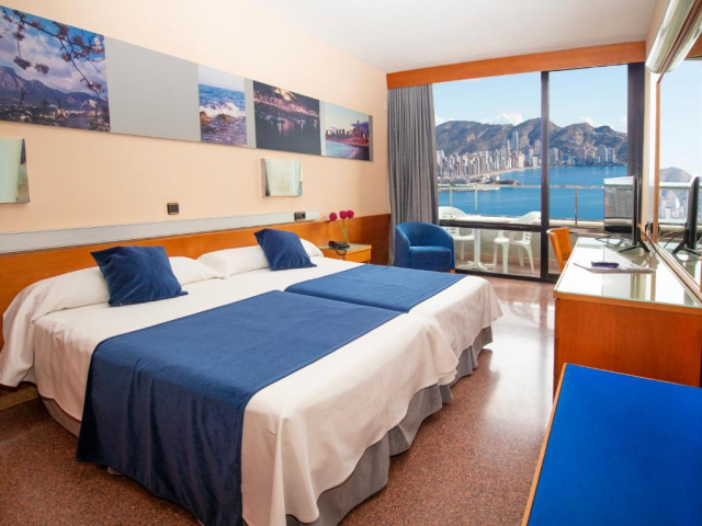ULTIMELE LOCURI BENIDORM, AVION DIN BUCURESTI,LA HOTEL GRAN BALI 4*, LA TARIFUL DE 789 EURO/PERS, PENSIUNE COMPLETA!