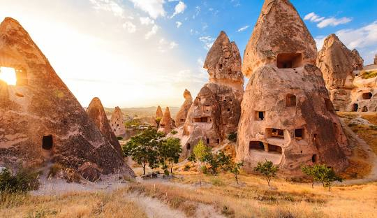 TURCIA, DE LA MEDITERANA PANA LA CAPPADOCIA, AVION DIN BUCURESTI, LA HOTEL DE 4*, LA TARIFUL DE 452 EURO/PERSOANA, DEMIPENSIUNE!