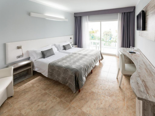 ULTIMELE LOCURI MALLORCA, AVION DIN CLUJ-NAPOCA, LA HOTEL BAHIA DEL SOL 4*, LA TARIFUL DE 1095 EURO/PERSOANA, DEMIPENSIUNE!