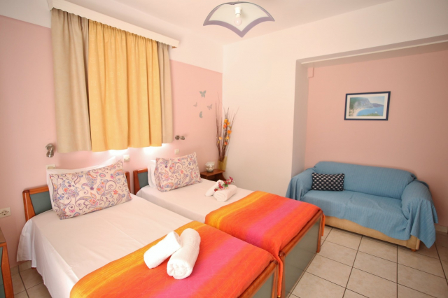 ULTIMELE LOCURI LEFKADA, LA VILA DIMITRIS&amp;ZOIS 2*, LA TARIFUL DE 149 EURO/PERSOANA!