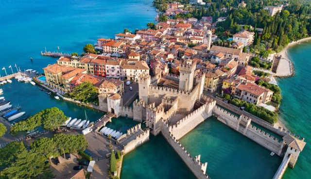 ULTIMELE LOCURI VENETIA SI EMILIA ROMAGNA, AVION DIN BUCURESTI, LA HOTEL DE 3*, LA TARIFUL DE 599 EURO/PERSOANA, DEMIPENSIUNE!