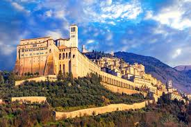 ULTIMELE LOCURI UMBRIA, SENIOR VOYAGE, AVION DIN BUCURESTI, LA HOTEL DE 4*, LA TARIFUL DE 670 EURO/PERS, DEMIPENSIUNE!