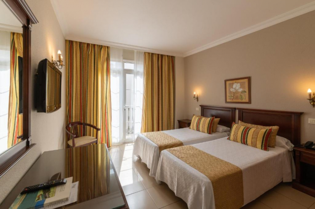 ULTRA LAST MINUTE TENERIFE 7 NOPTI  MARTE HOTEL 3*** MIC DEJUN/DEMIPENSIUNE ZBOR DIRECT DIN OTOPENI CU TAXE INCLUSE !!