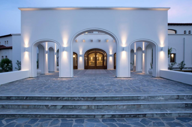 Sejur in Evia: 740 euro cazare 7 nopti cu All inclusive+ transport avion+ toate taxele