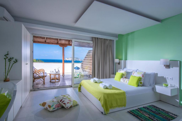 Sejur in Creta: 640 euro cazare 7 nopti cu All inclusive+ transport avion+ toate taxele