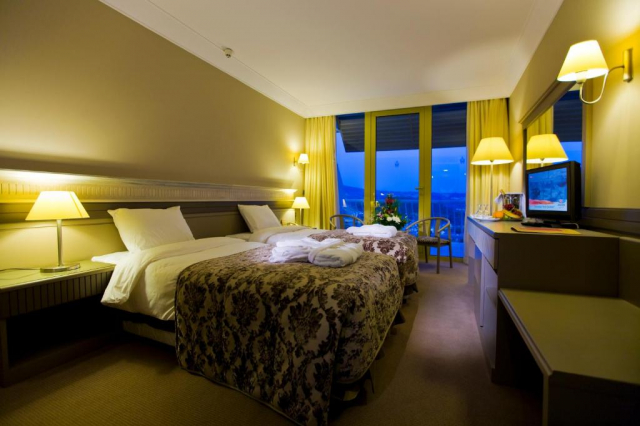 Sejur in Kusadasi: 575 euro cazare 5 nopti cu All inclusive+ transport avion+ toate taxele