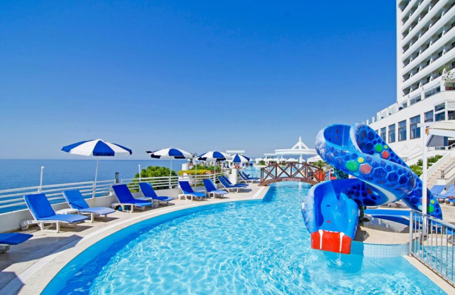 Sejur in Kusadasi: 700 euro cazare 5 nopti cu Ultea All inclusive+ transport avion+ toate taxele