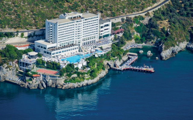 Sejur in Kusadasi: 700 euro cazare 5 nopti cu Ultea All inclusive+ transport avion+ toate taxele