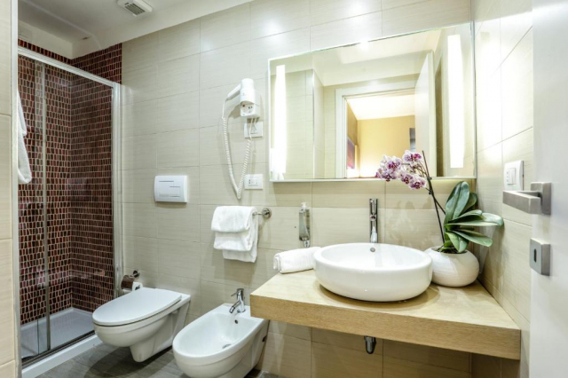 25.07  Sardinia, 7 nopti cu zbor direct din Bucuresti , Alghero Vacanze 4*= 679 € , taxe incluse