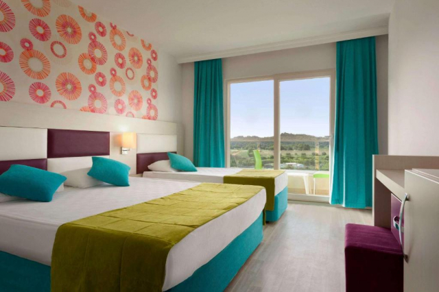 ULTIMELE LOCURI ANTALYA, AVION DIN CRAIOVA, LA HOTEL RAMADA RESORT SIDE 5*, LA TARIFUL DE 627 EURO/PERSOANA, AI!
