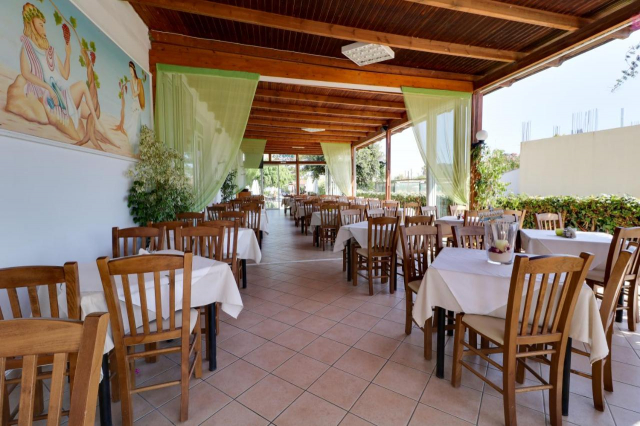 ULTIMELE LOCURI CRETA HERAKLION, AVION DIN SIBIU, LA HOTEL MARIRENA 3*, LA TARIFUL DE 529 EURO/PERS, DEMIPENSIUNE!