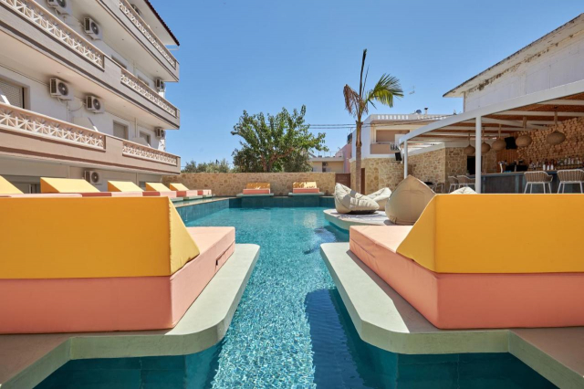 Sejur in Creta: 640 euro cazare 7 nopti cu All  inclusive+ transport avion+ toate taxele