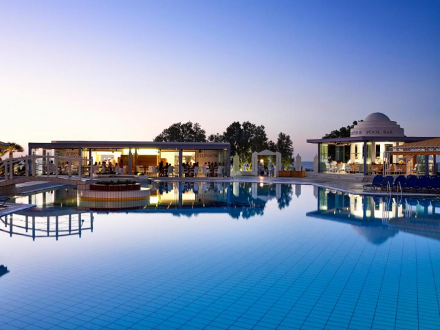 Sejur in Creta: 700 euro cazare 7 nopti cu All  inclusive+ transport avion+ toate taxele