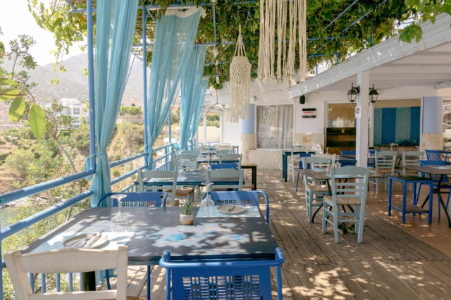 Sejur in Creta: 550 euro cazare 7 nopti cu All inclusive+ transport avion+ toate taxele