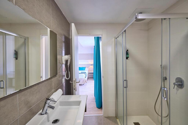 ULTRA LAST MINUTE PALMA DE MALLORCA 4**** WELIKEHOTEL FENIX  ZBOR DIRECT DIN OTOPENI/ CLUJ NAPOCA CU TAXE INCLUSE