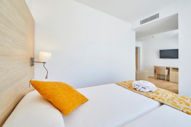 ULTRA LAST MINUTE PALMA DE MALLORCA 4**** DEMIPENSIUNE ILUSION MOREYO ZBOR DIN CLUJ NAPOCA/OTOPENI/TIMISOARA CU TAXE INCLUSE