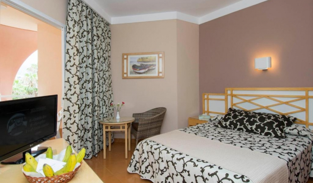 TENERIFE 719  EURO/PERS PLECARE DIN BUCURESTI  09.09  -Puerto Palace ,mic dejun