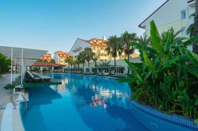 ULTIMELE LOCURI ANTALYA, AVION DIN SIBIU, LA HOTEL SURAL 5*, LA TARIFUL DE 875 EURO/PERSOANA, UAI!
