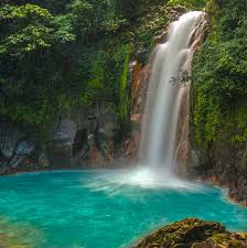 COSTA RICA, DINCOLO DE SIMTURI, AVION DIN BCUURESTI, LA HOTEL DE 4*, LA TARIFUL DE 3050 EURO/PERSOANA!