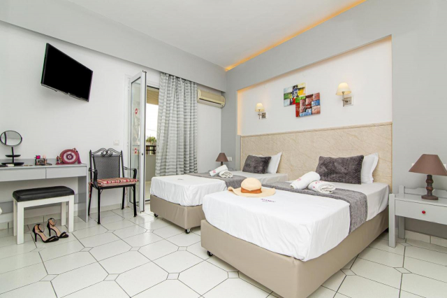ULTRA LAST MINUTE INSULA CRETA ICANDY SOL ZBOR CHARTER DIN OTOPENI CU TAXE INCLUSE