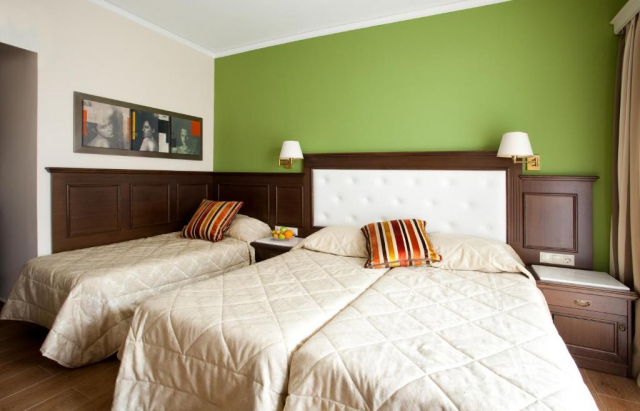 ULTRA LAST MINUTE INSULA CRETA METROPOLE 4**** ZBOR CHARTER DIN OTOPENI CU TAXE INCLUSE