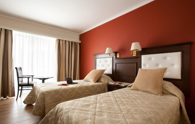 ULTRA LAST MINUTE INSULA CRETA METROPOLE 4**** ZBOR CHARTER DIN OTOPENI CU TAXE INCLUSE