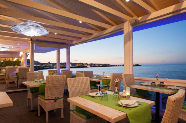 ULTRA LAST MINUTE INSULA CRETA PALMERA BEACH  4**** ZBOR CHARTER DIN OTOPENI CU TAXE INCLUSE