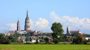 MILANO, ALPII SI LACURILE VEDETELOR DE CINEMA, SENIOR VOYAGE, AVION DIN BUCURESTI, LA HOTEL DE 4*, TARIF DE 690 EURO/PERS, HB!