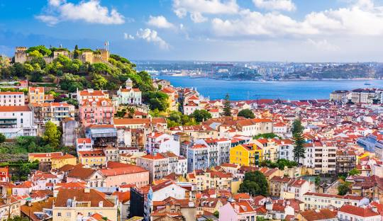 PORTUGALIA PARFUMATA CA VINUL DE PORTO, SENIOR VOYAGE, AVION DIN BUCURESTI, LA HOTEL DE 3*, LA TARIFUL DE 720 EURO/PERS, HB!