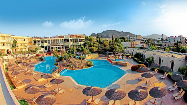 14.08 Rhodos pachet cu avion din Craiova , 7 nopti , 393 € la 4* cu all inclusive